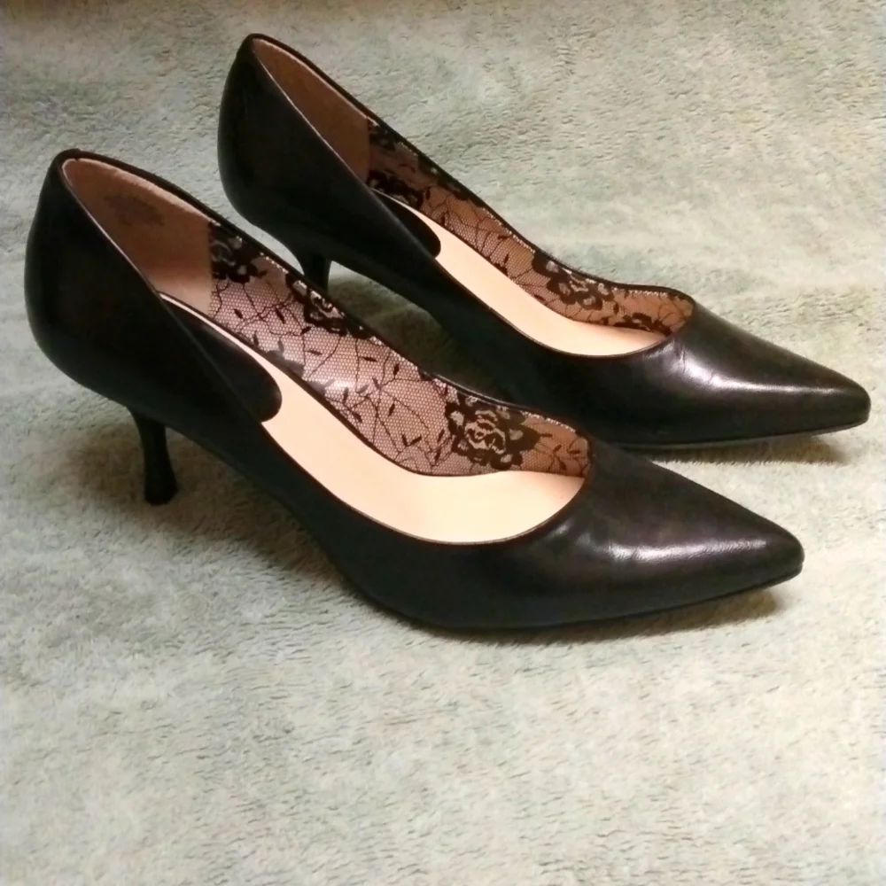 Nine & Company Leather Pumps size 9.5